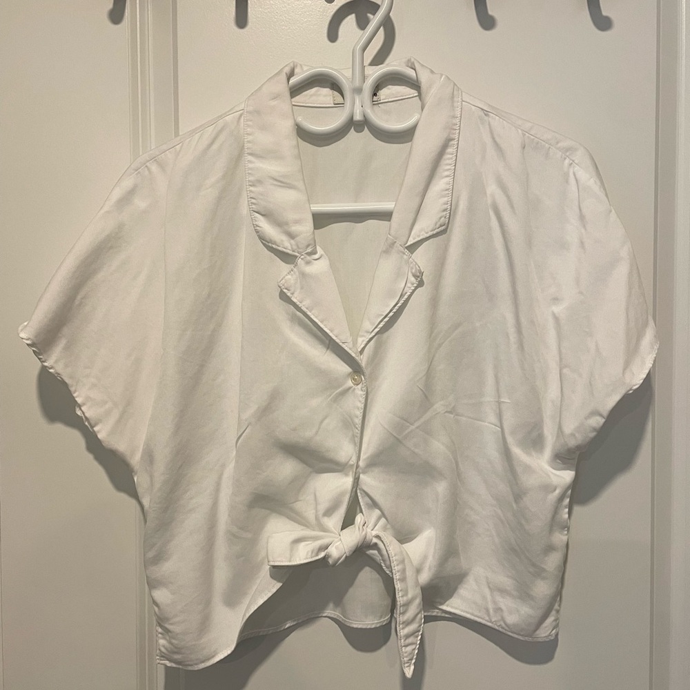 Aritzia tie front blouse